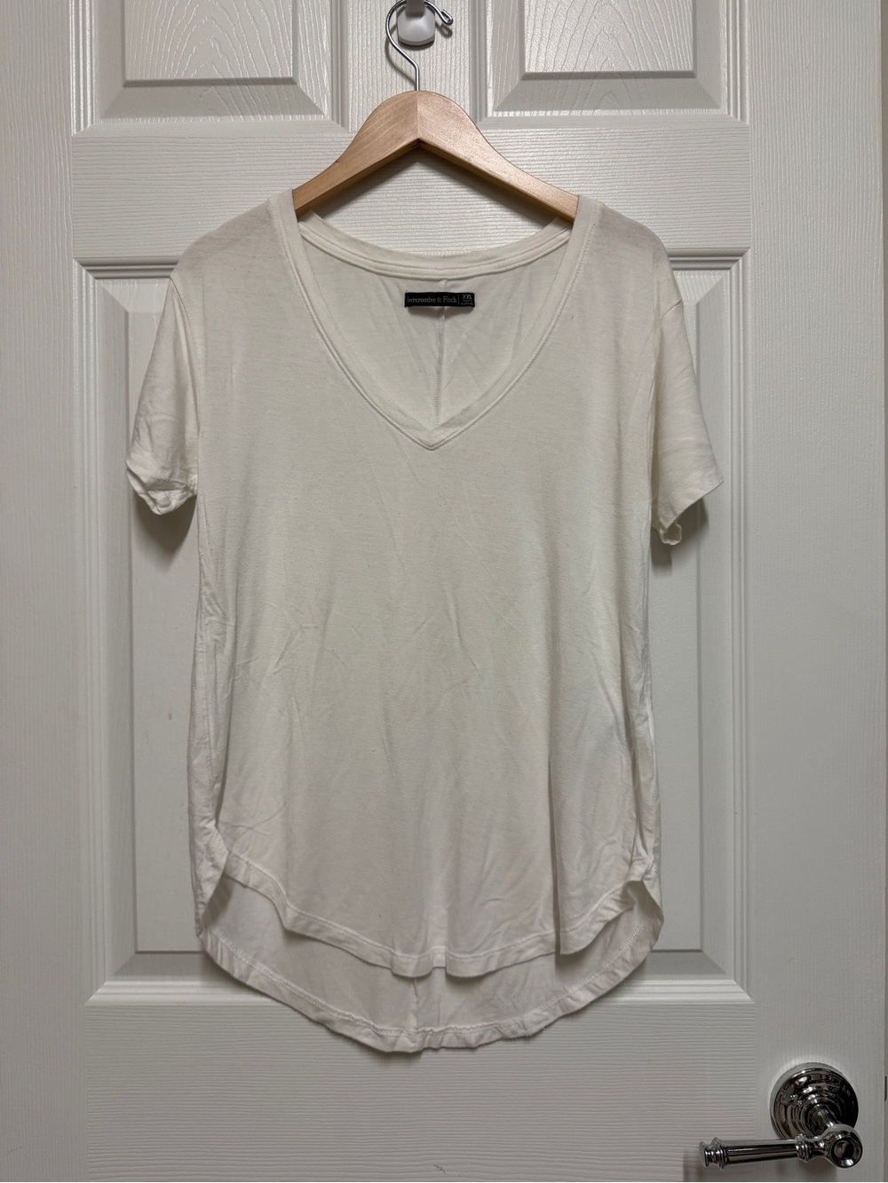 Abercrombie & Fitch Women's Easy V-Neck Short Sleeve Tee in Off-White